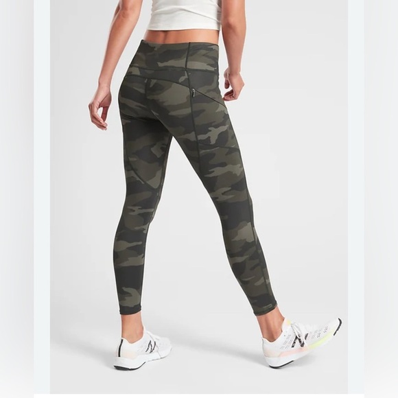Athleta Camo Leggings Green Camo Contender 7/8 Leggings Pockets size large - Picture 1 of 7